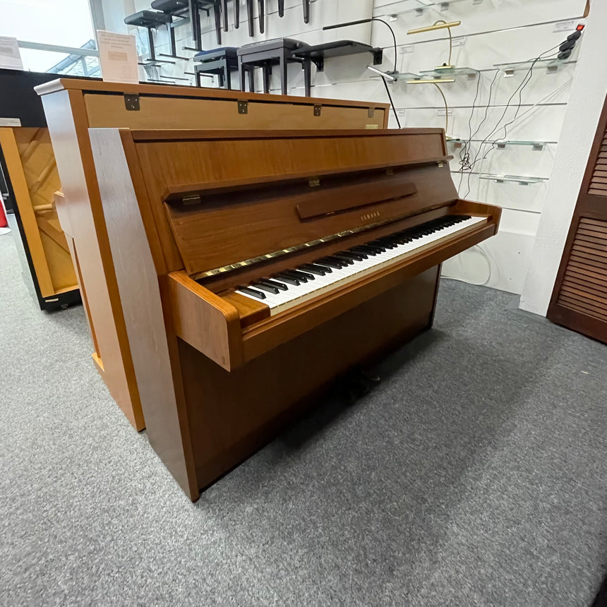 Piano Yamaha M5J noyer année 1984 (utilisé) 