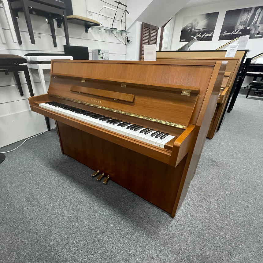 Yamaha Klavier M1JR Nussbaum Bj. 1986 - sehr guter Zustand Original made in Japan (gebraucht)