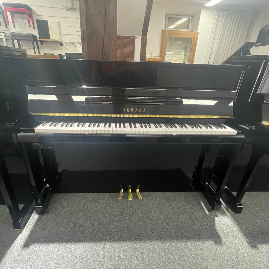 Yamaha B2 Silent Klavier schwarz poliert Bj. 2013 (gebraucht)