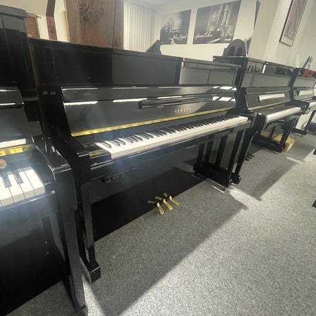 Yamaha B2 Silent Klavier schwarz poliert Bj. 2013 (gebraucht)