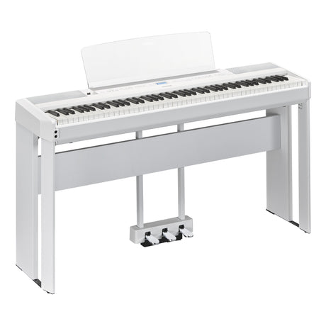 Yamaha P-525 White Bundle avec support, pédales et écouteurs