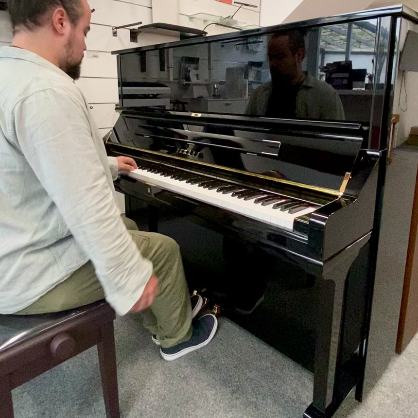 Piano Yamaha U3 noir poli année 2013 (utilisé)